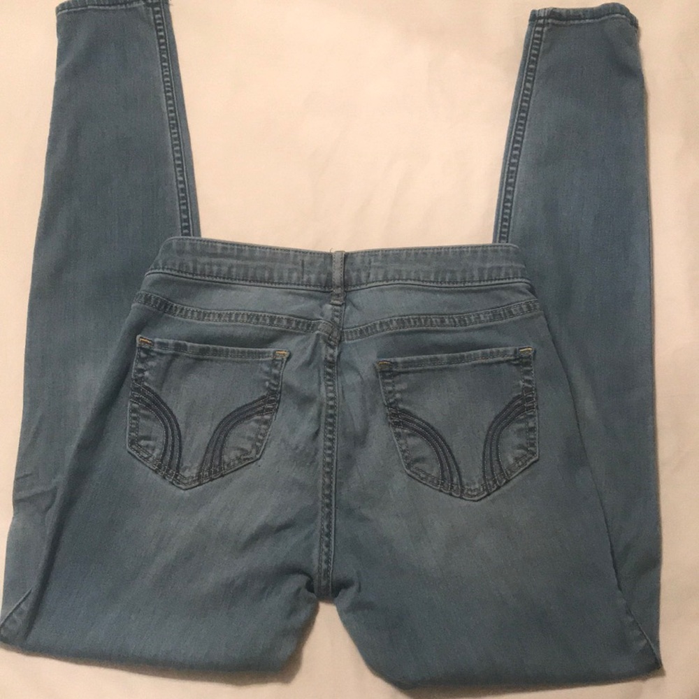 Hollister Jeginnings